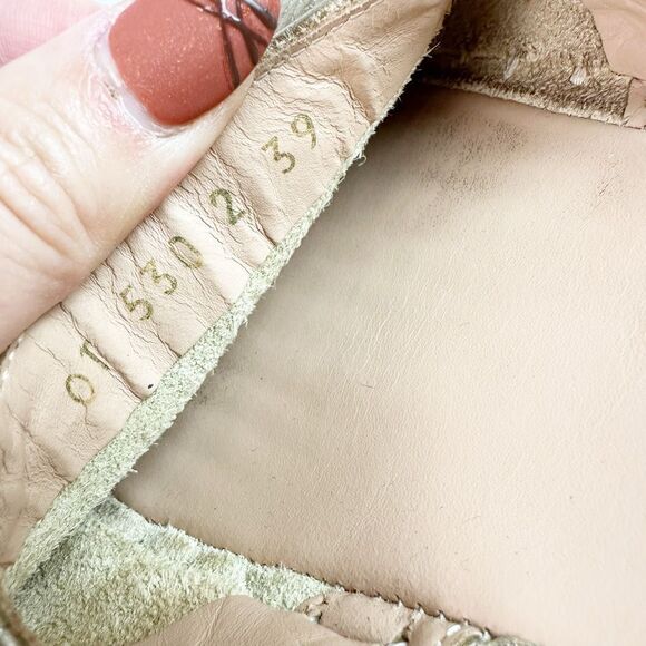 VALENTINO Gold Rockstud Espadrille Size 39 Flat Buckle Double Wrap Ankle Strap - Picture 10 of 11